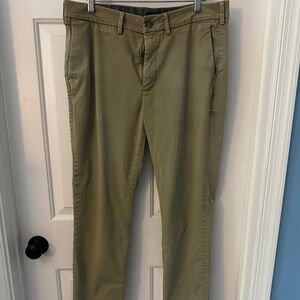 Express Men’s Slim Fit Khaki Pants (Size 34 x 32)